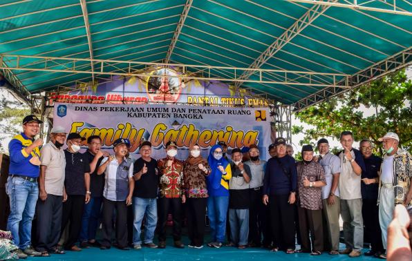 Foto Bersama Pensiunan DPUPR