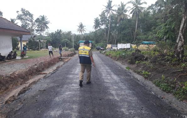 Peninjauan persiapan pengaspalan. Peninjauan persiapan pengaspalan.